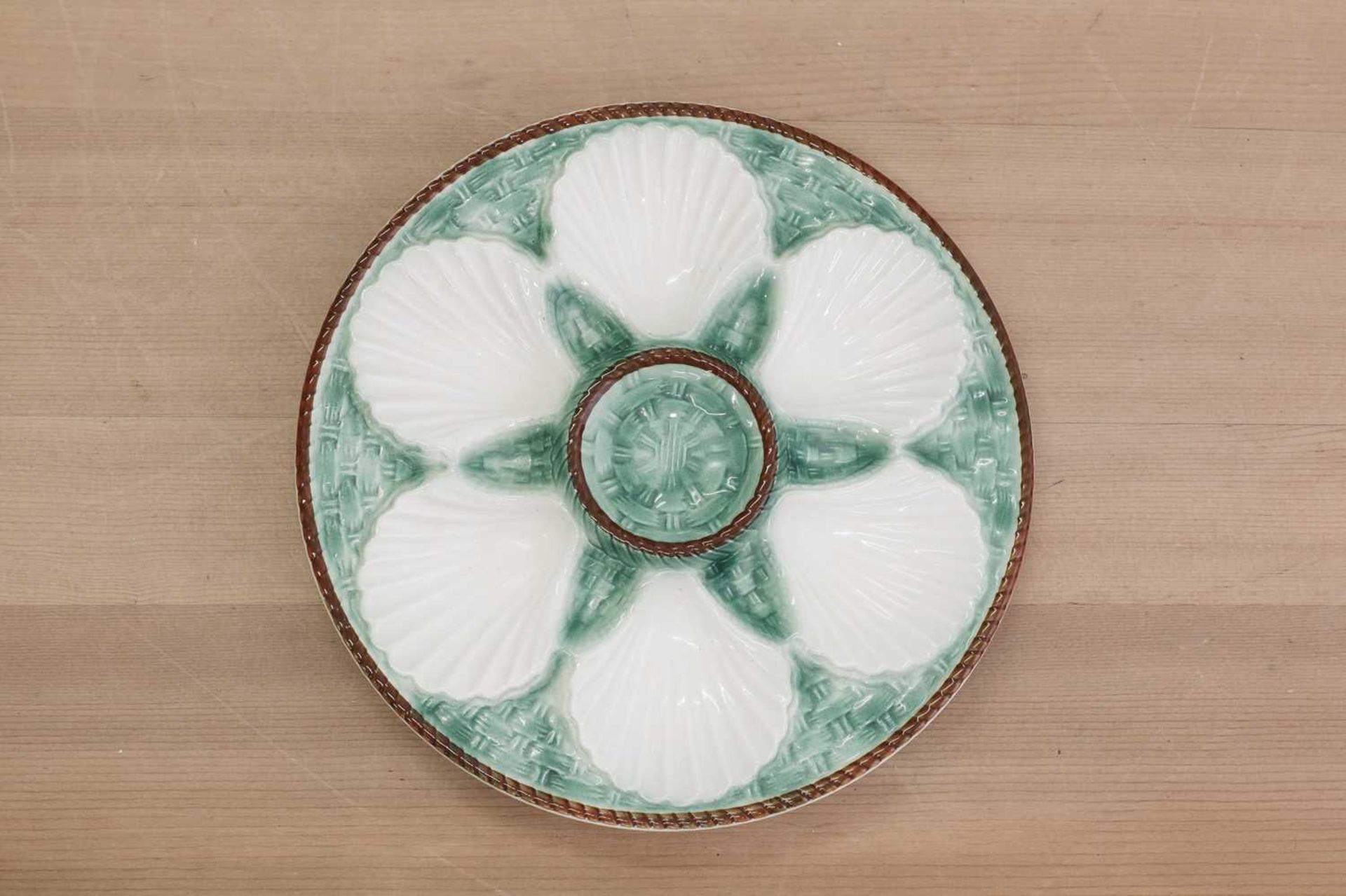 A set of sixteen Longchamp majolica oyster plates, - Image 3 of 4