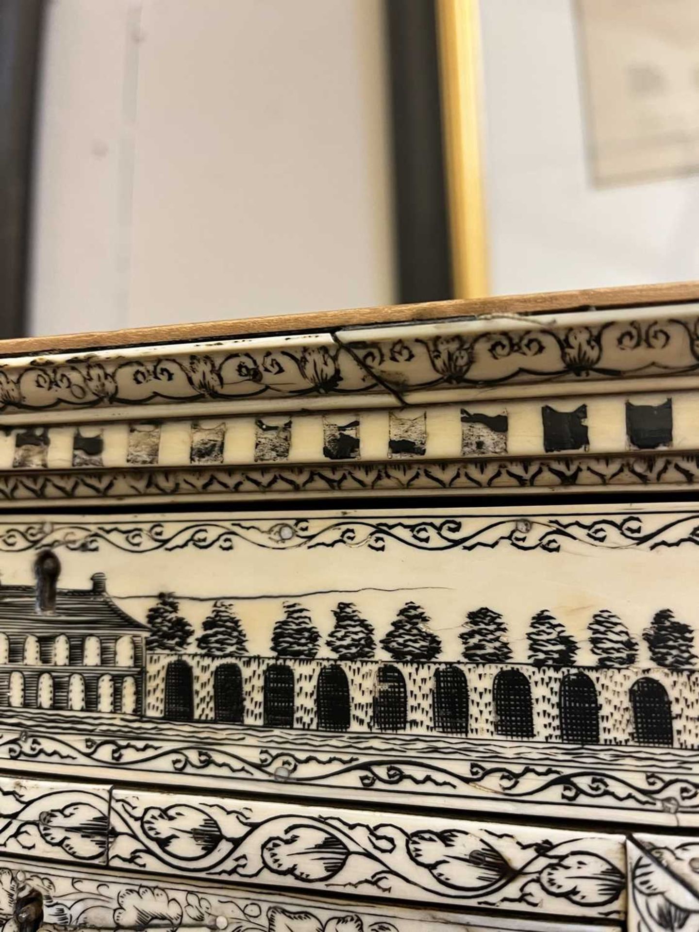 An Anglo-Indian sandalwood and ivory miniature bureau cabinet, - Bild 38 aus 59