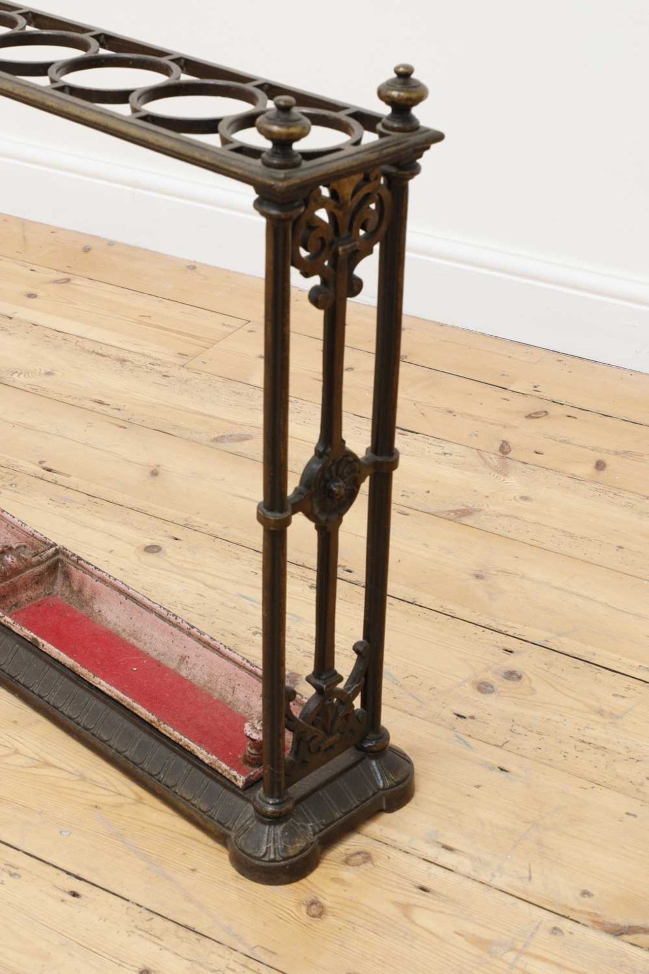 A Victorian cast iron stick stand by Coalbrookdale, - Bild 2 aus 5