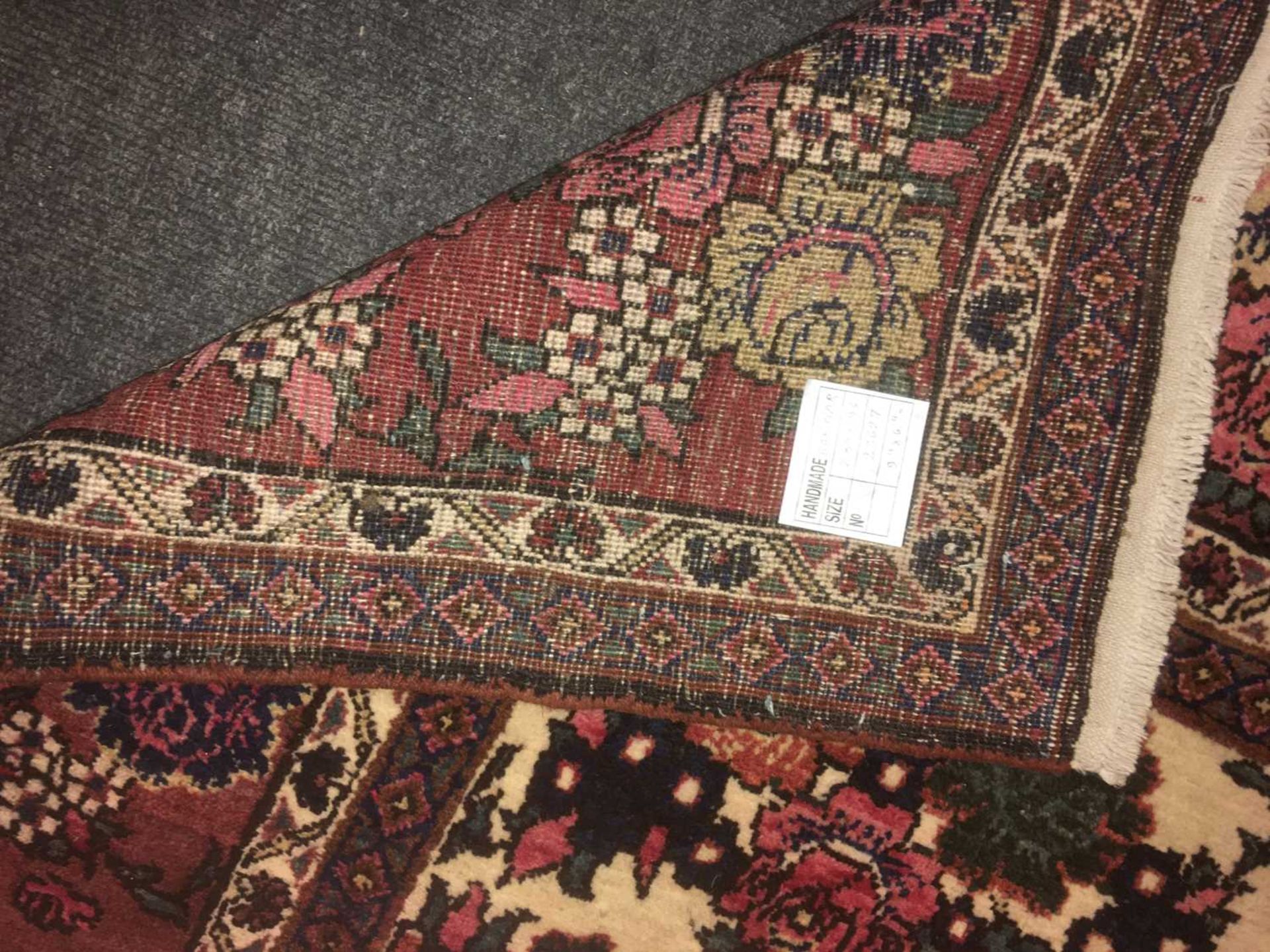 A Bakhtiari wool carpet, - Bild 10 aus 10