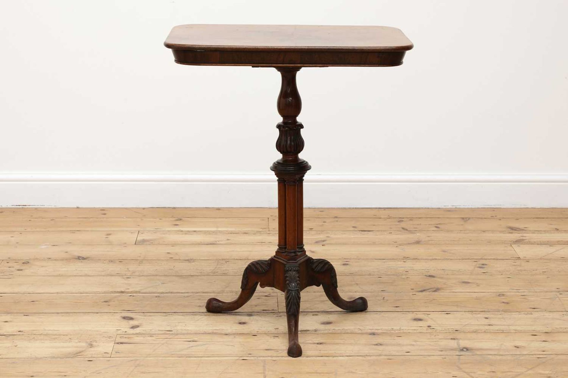 A rosewood tripod table in the manner of Gillows, - Bild 2 aus 8