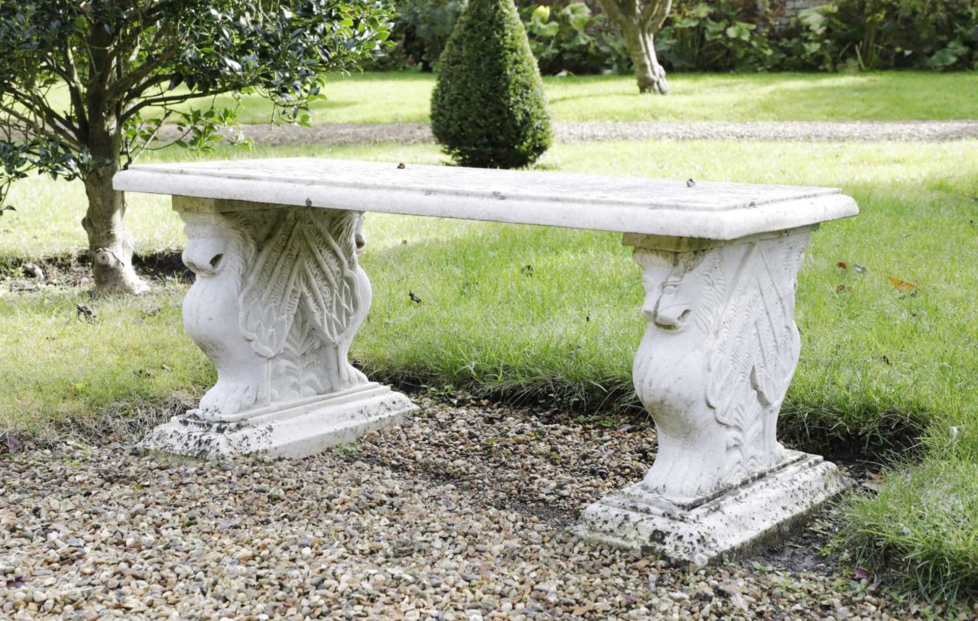 A pair of marble garden seats, - Bild 3 aus 3