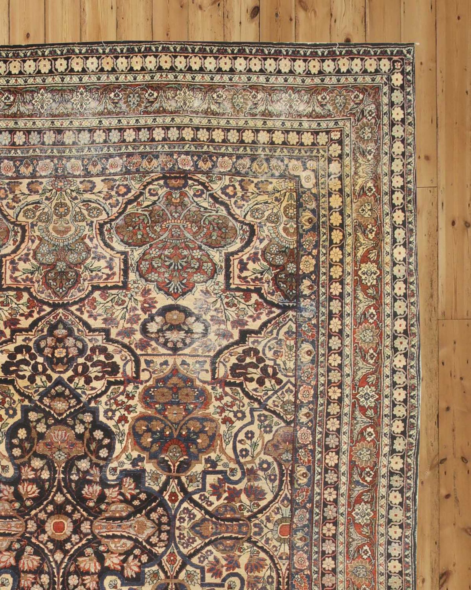 A Kirman wool carpet, - Bild 3 aus 15