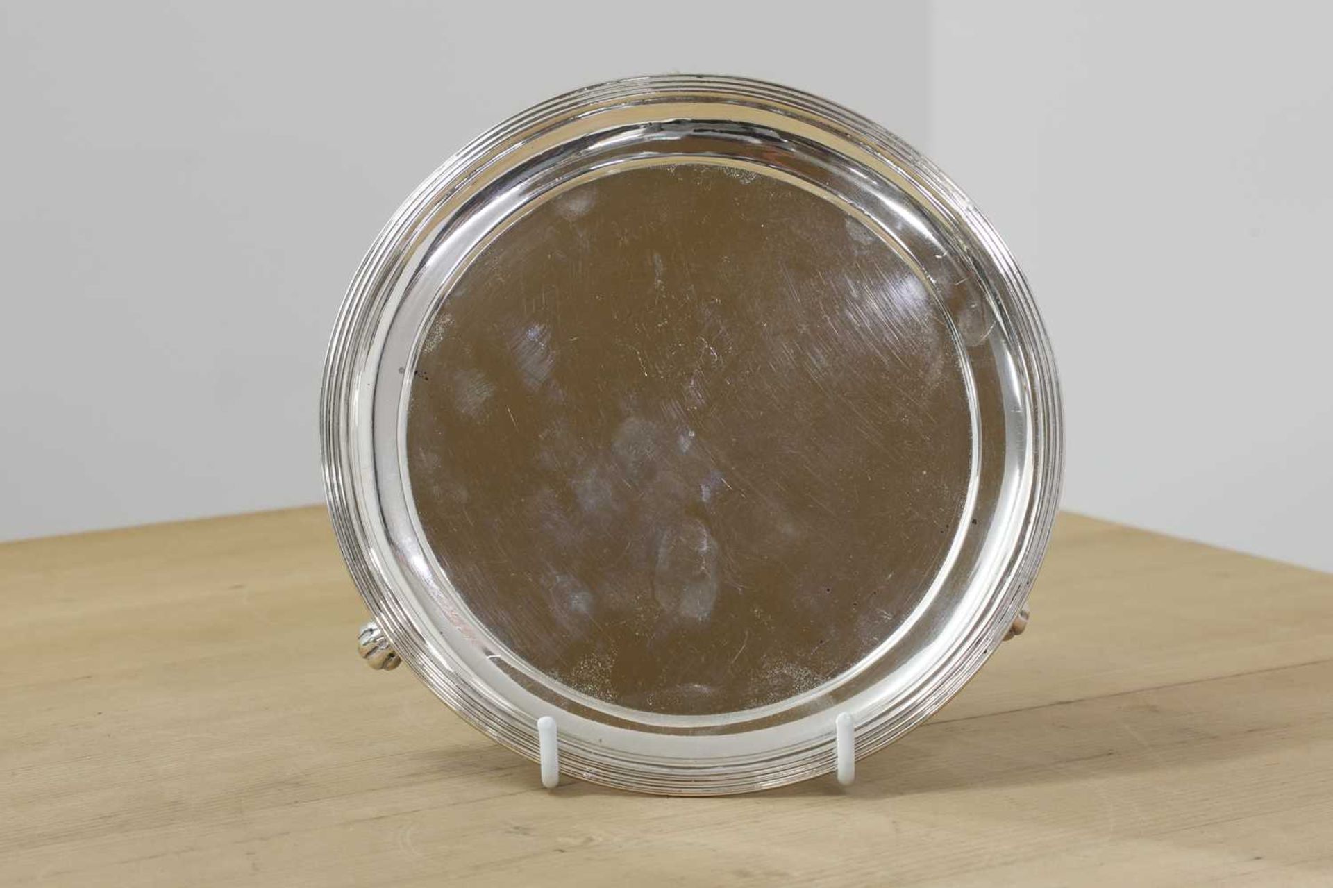 An Indian silver salver/card tray, - Image 2 of 3