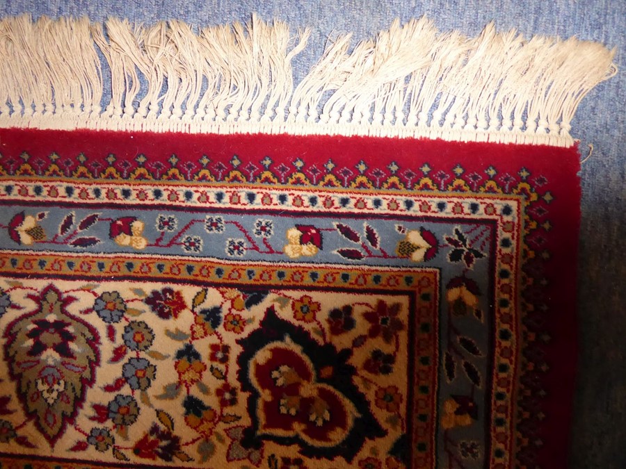 A large and fine Persian-style carpet; the central multi-coloured mon with Moorish-style palmettes - Image 4 of 4