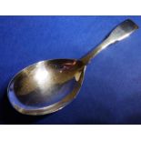 A hallmarked silver George III caddy spoon (12g) (The cost of UK postage via Royal Mail Special