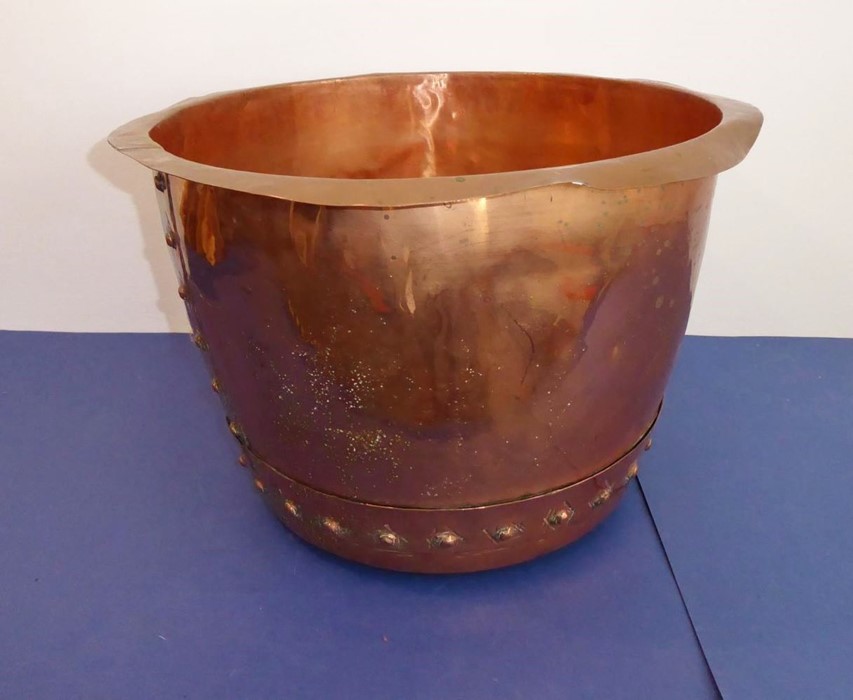 A good late 19th / early 20th century circular ten-gallon copper copper with side and lower