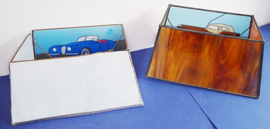 Two unusual Tiffany-style rectangular glass lamp shades decorated with classic cars (39cm long x - Image 5 of 10