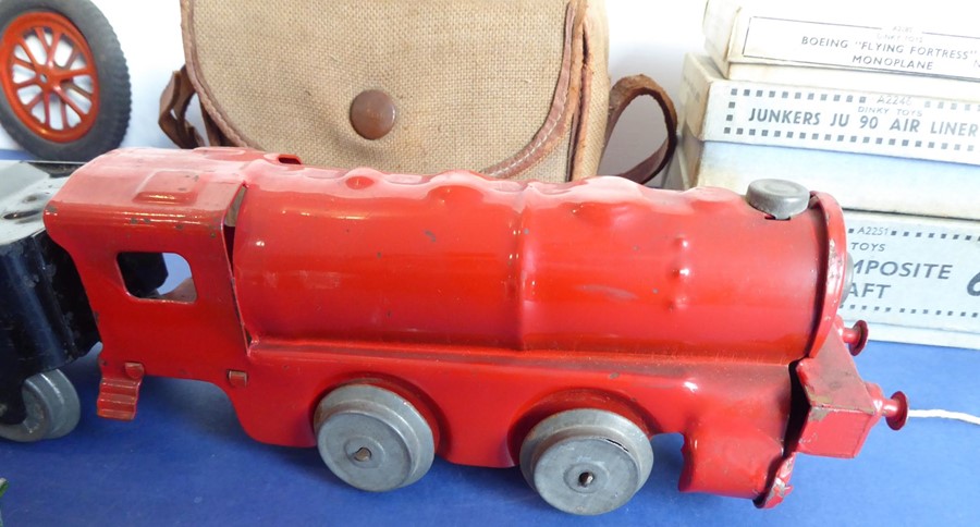 A good selection of mostly tinplate models; to include engines, tenders, a Shuco Examico 4001 - Image 4 of 15