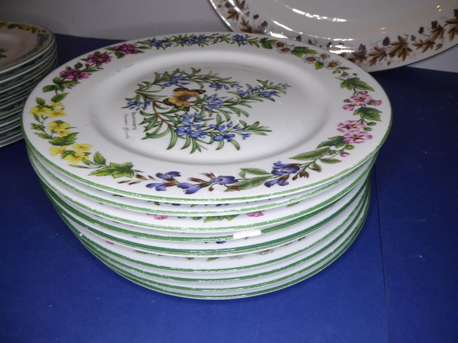A 34-piece Royal Worcester part dinner service in the 'Worcester Herbs' pattern: 10 x 10" dinner - Image 4 of 4