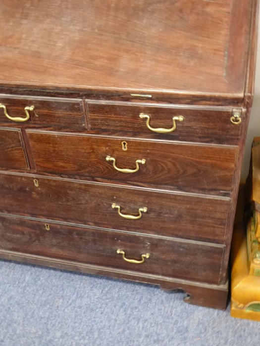 A very well-made 18th century style (later) Anglo-Indian rosewood bureau cabinet; the outset cornice - Image 6 of 10