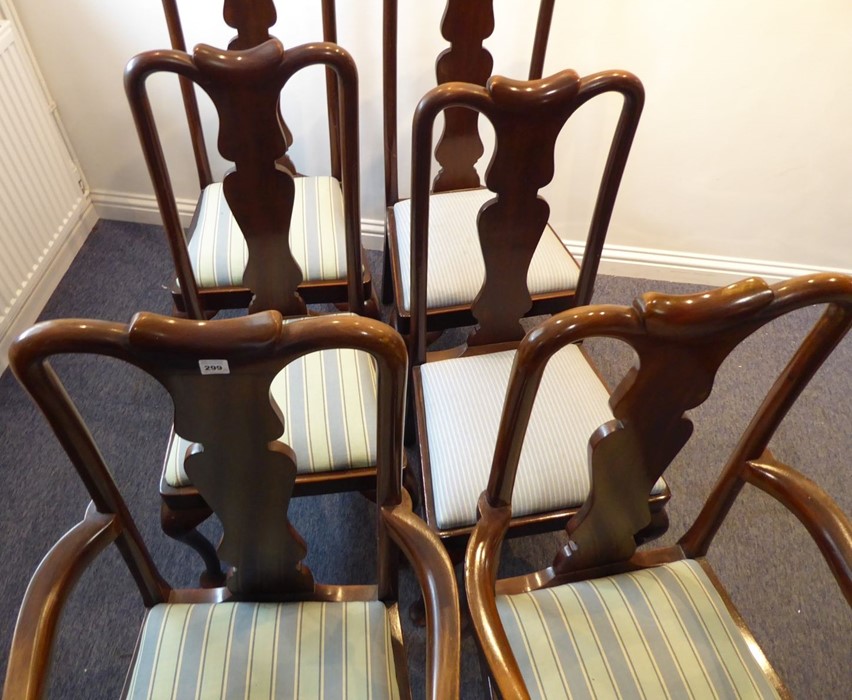 A set of six (4 + 2) Queen Anne style walnut dining chairs with cabriole legs - Image 4 of 5