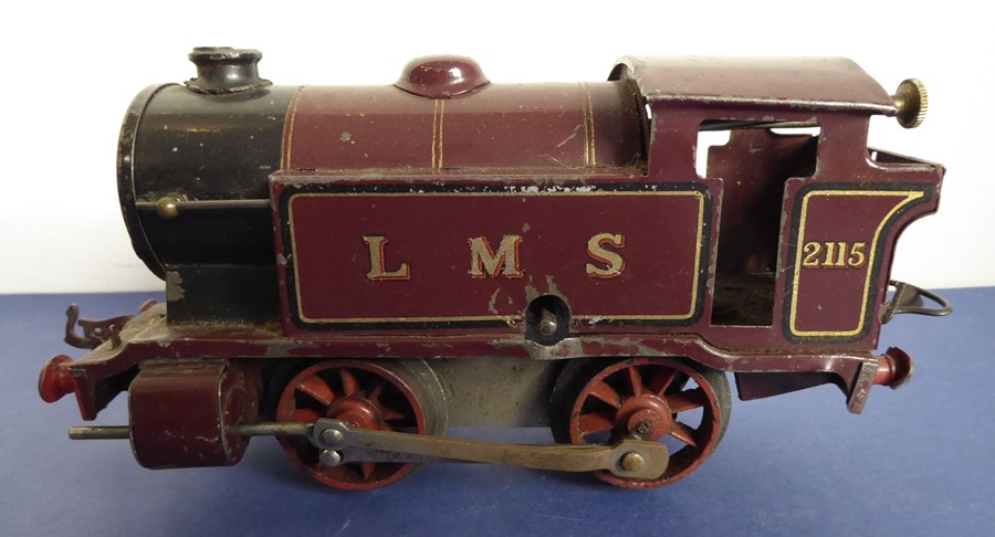 A good selection of mostly tinplate models; to include engines, tenders, a Shuco Examico 4001 - Image 10 of 15