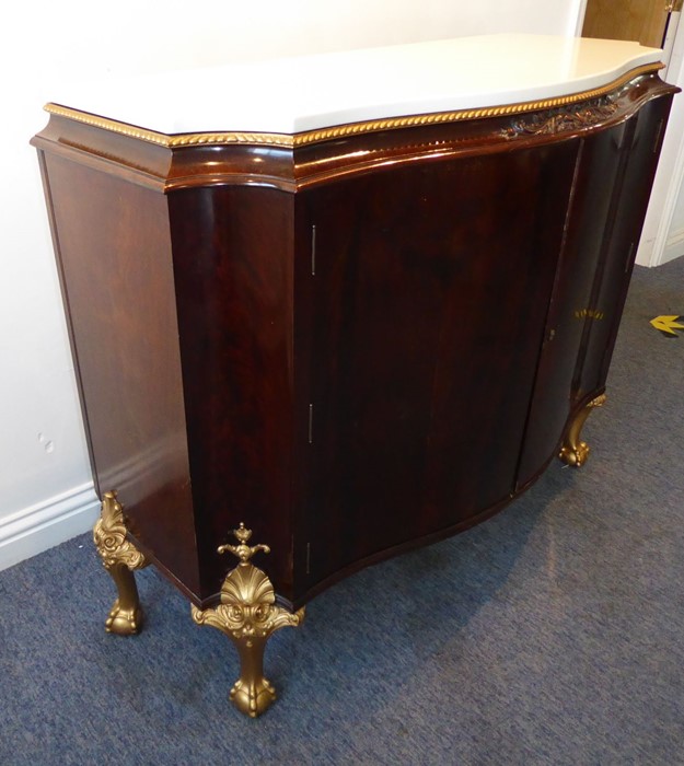 A fine early 20th century serpentine-fronted mahogany side cabinet in 18th century-style; white - Image 11 of 14