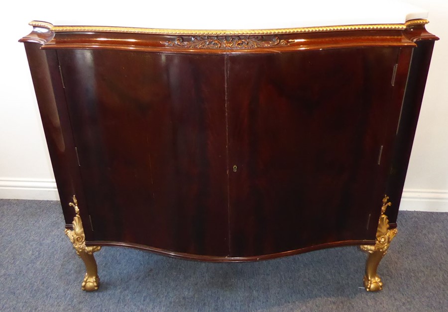 A fine early 20th century serpentine-fronted mahogany side cabinet in 18th century-style; white - Image 10 of 14