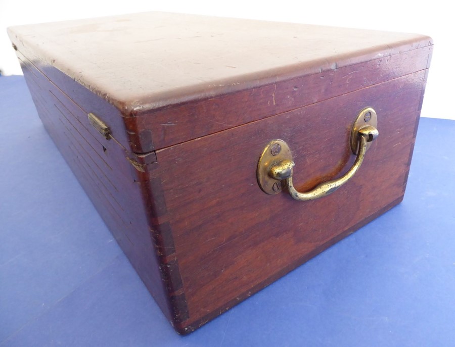 A good quality George III period rectangular mahogany box; the hinged lid above an elliptical - Image 5 of 6