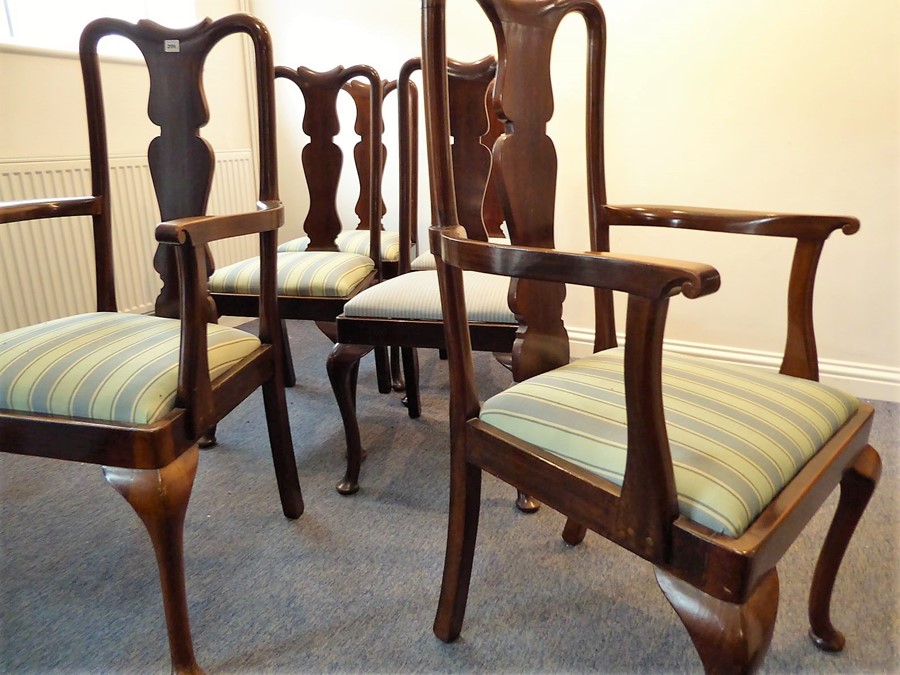 A set of six (4 + 2) Queen Anne style walnut dining chairs with cabriole legs - Image 2 of 5