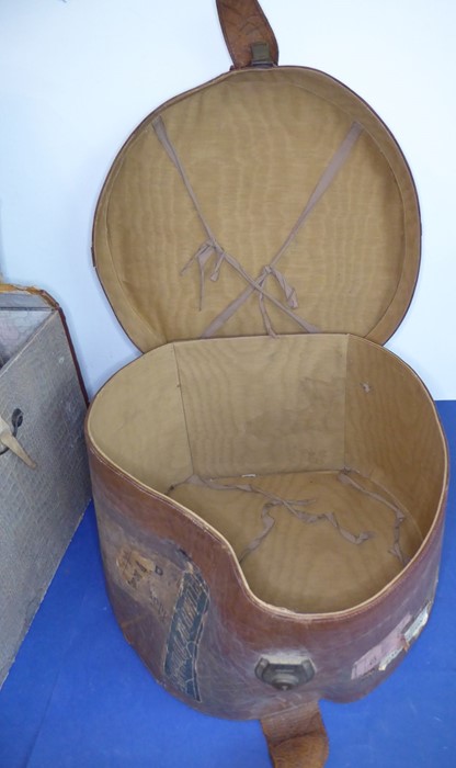 Three hat boxes and a small two-handled wooden-sided travel trunk; original shipping labels pasted - Image 12 of 20
