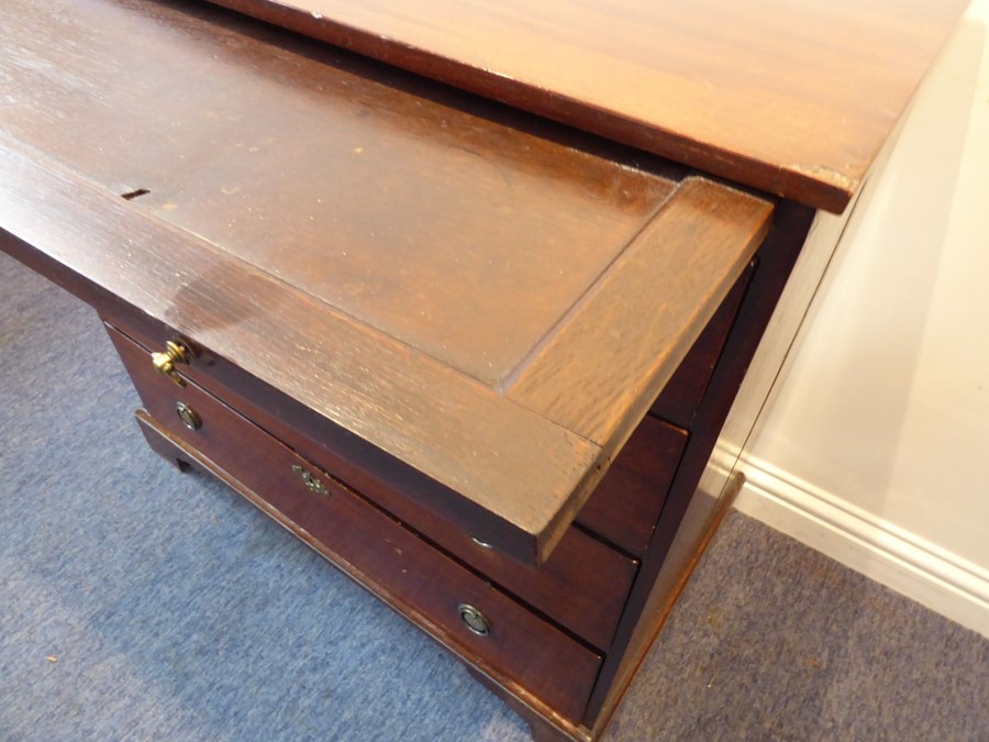 A George III period late 18th / early 19th century chest; mahogany façade and oak sides,  the - Image 3 of 6