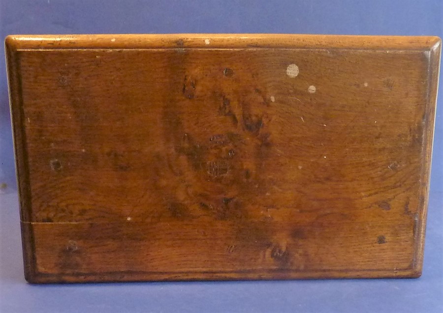 A good reproduction 17th century-style oak joint stoolThere are some minor circular droplets upon - Image 4 of 4