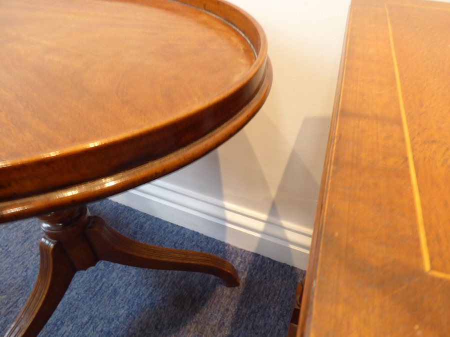 A George III style (probably 19th century) oval tilt-top mahogany occasional table, bobbin-turned - Image 4 of 6