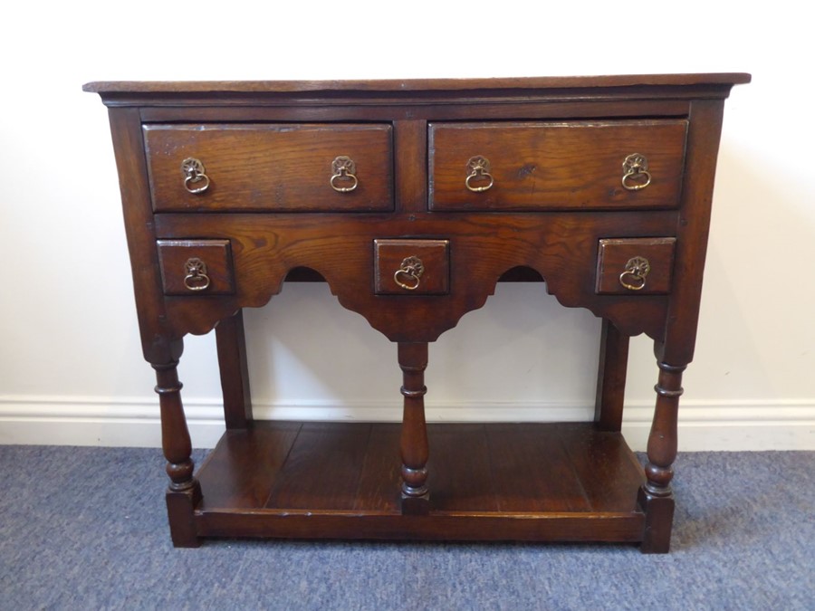 A good reproduction oak dresser base in 18th century style (modern); the slightly overhanging top - Image 5 of 10