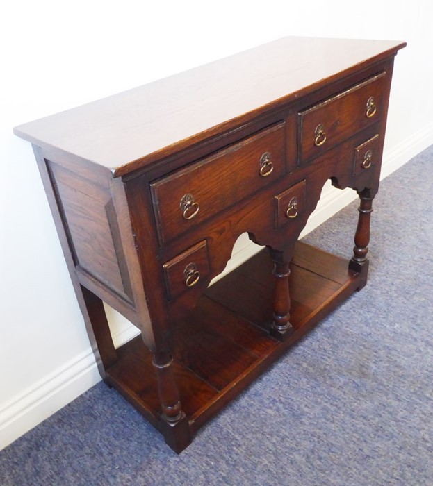 A good reproduction oak dresser base in 18th century style (modern); the slightly overhanging top - Image 6 of 10