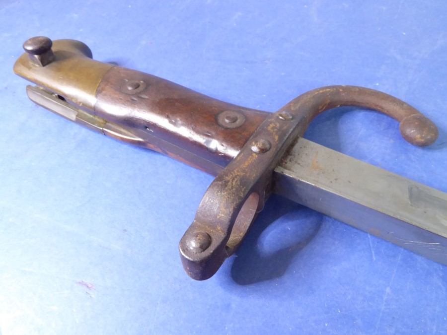 A French Model 1874 Gras bayonet and a North African dagger; the bayonet with Chatellerault - Image 8 of 11