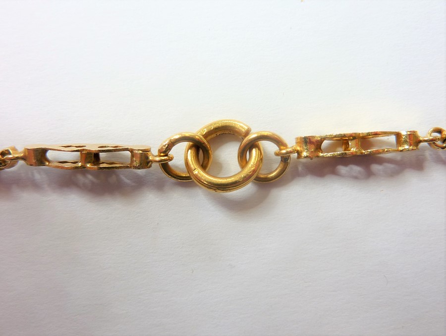 A heavy fancy link long chain necklace of alternating rectangular and double pear-shaped openwork - Image 3 of 3