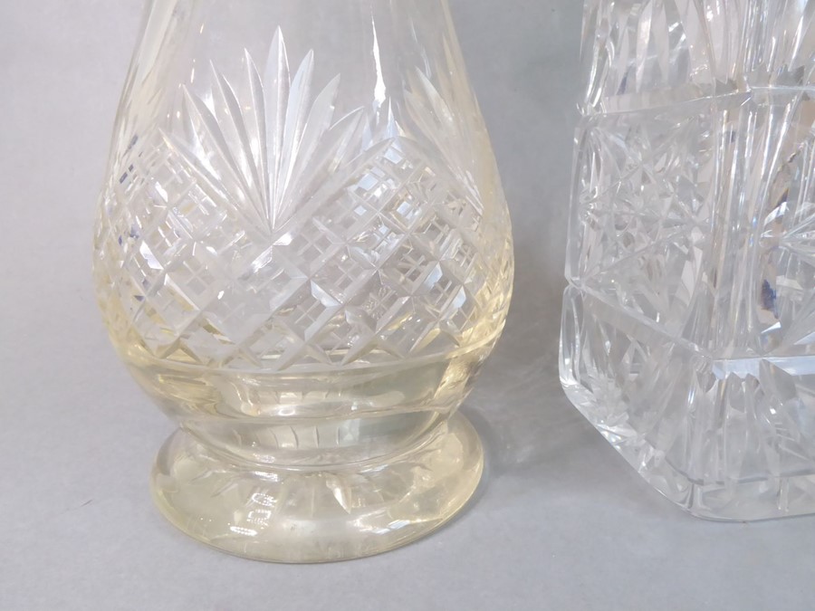 A fine hand-cut decanter with baluster-shaped lower body and circular star-cut foot, the - Image 4 of 8