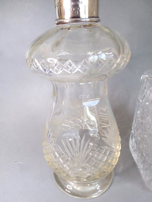 A fine hand-cut decanter with baluster-shaped lower body and circular star-cut foot, the - Image 3 of 8