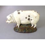 A heavy, painted cast-iron, doorstop modelled as a pig (probably early to mid-20th century) (20cm
