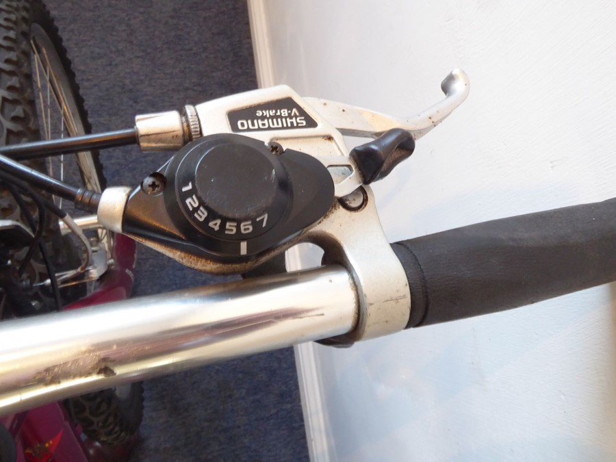 A 21-gear Fuji-Sunfire medium sized bicycle with crossbar; centre pull brakes and nearly new tyres - Image 3 of 6