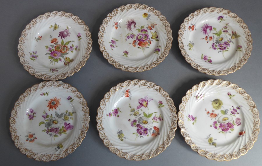 A selection of ceramics to include a shell-shaped bowl hand-decorated with floral sprays, Dresden - Image 27 of 33