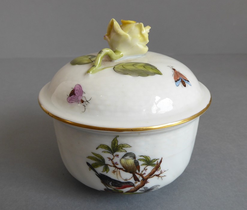 A selection of ceramics to include a shell-shaped bowl hand-decorated with floral sprays, Dresden - Image 15 of 33