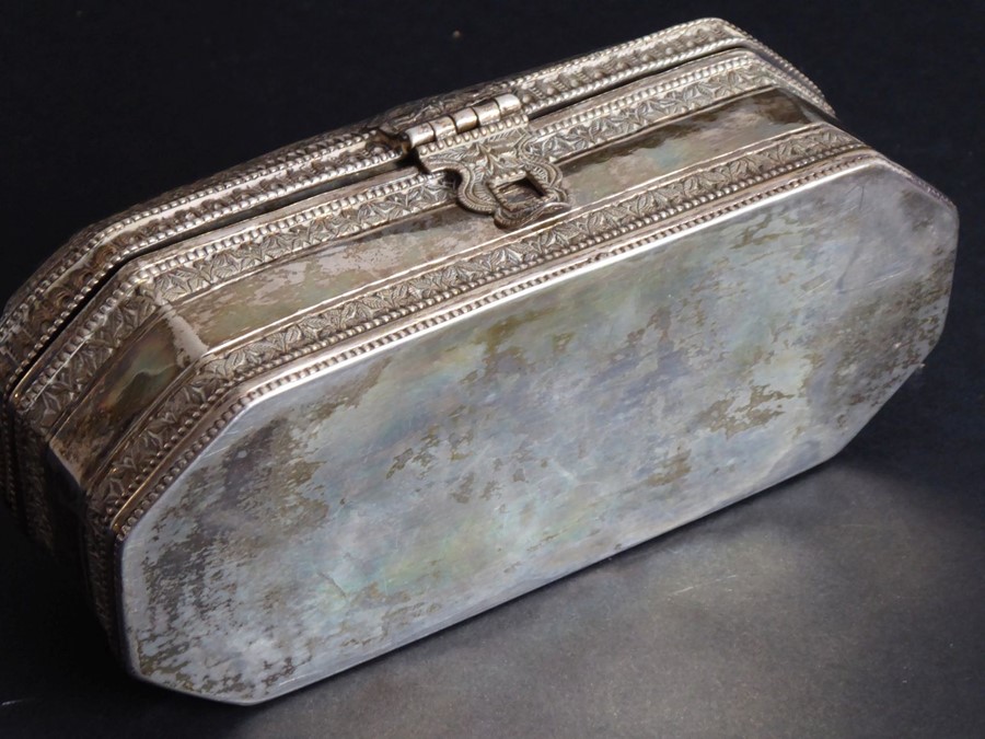 A heavy Eastern white-metal box of octagonal form with straight sides; the top of the hinged lid set - Image 7 of 8