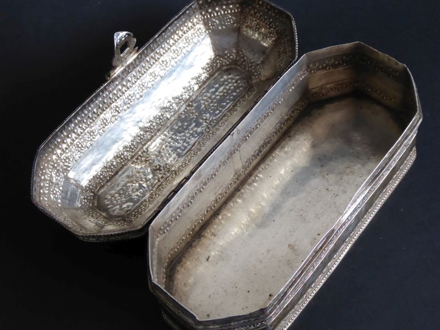 A heavy Eastern white-metal box of octagonal form with straight sides; the top of the hinged lid set - Image 8 of 8