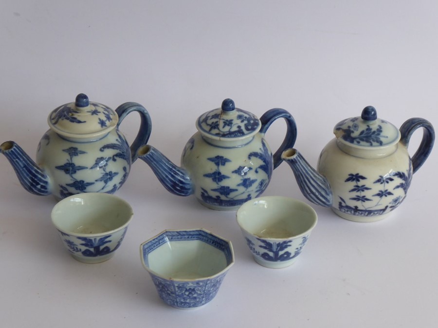 18th/19th century Chinese blue and white ceramics: miniature teapots and tea bowls, one octagonal