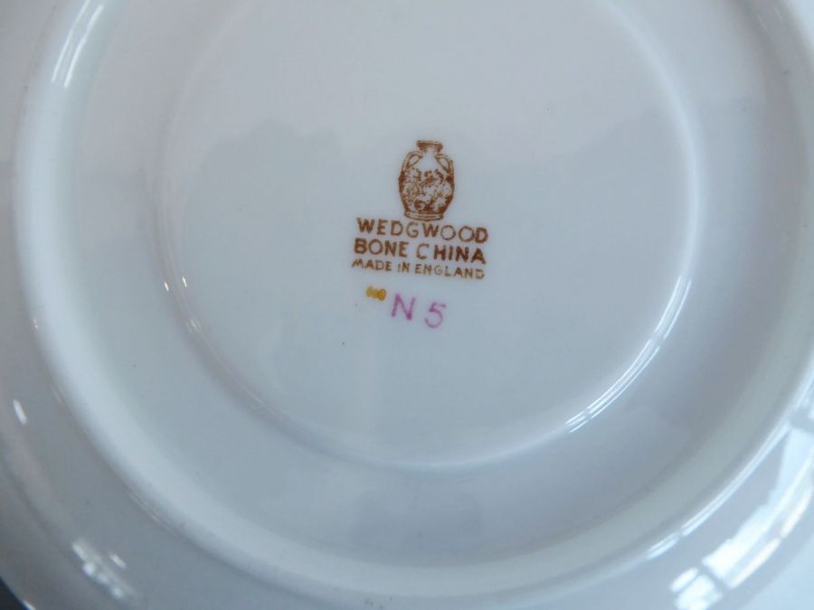 A Wedgwood fine bone china part tea and coffee set: seven coffee cans and (nine) saucers, two cups - Image 4 of 8