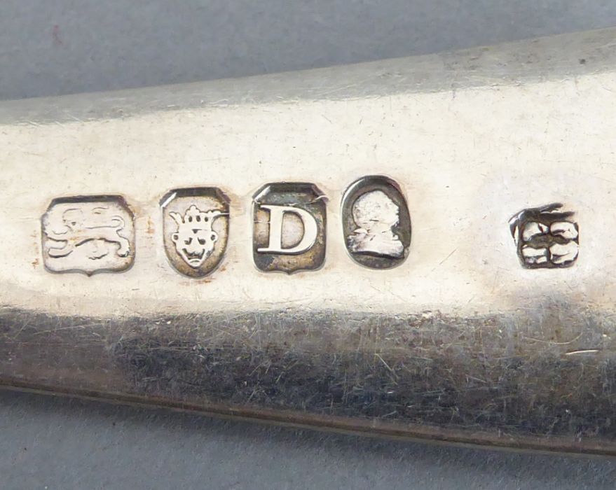 A selection of 18th and 19th century hallmarked silver Fiddle and Old English pattern serving/ - Image 5 of 11