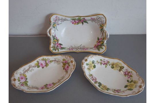 An early 19th century two-handled Spode porcelain dessert dish; hand gilded and individually - Image 1 of 9