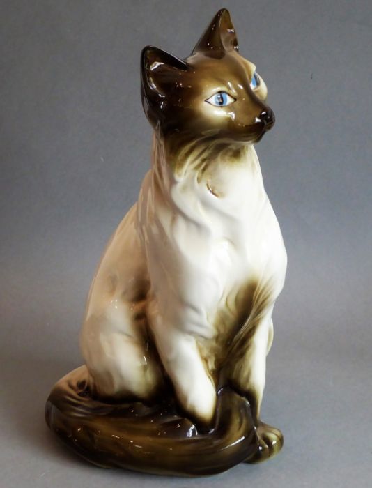 Sixteen ceramic cat models to include three blue-and-white Rye Pottery examples, one by Beswick and - Image 7 of 17