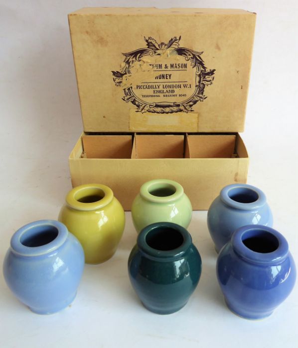 A selection of Fortnum & Mason miniature ceramic honey jars (boxed and loose) - Image 5 of 10
