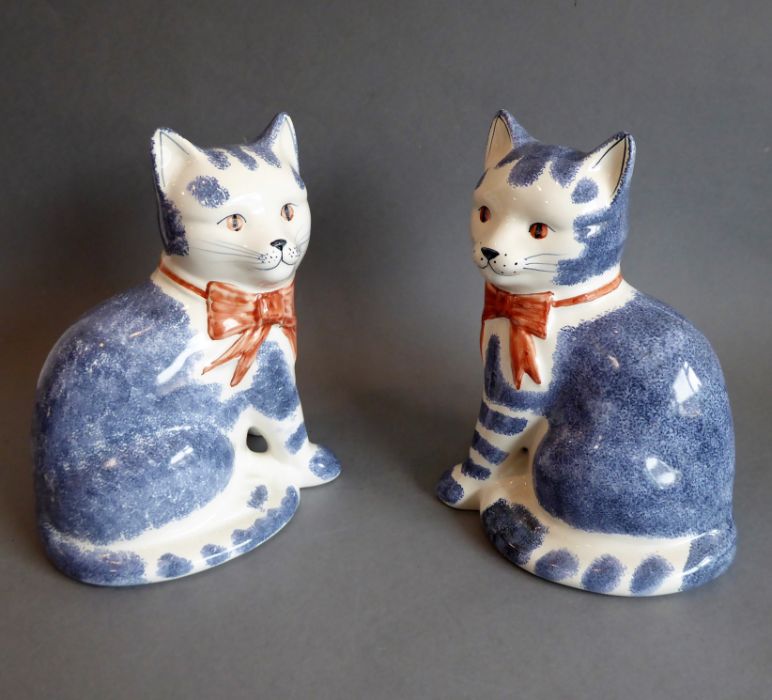 Sixteen ceramic cat models to include three blue-and-white Rye Pottery examples, one by Beswick and - Image 14 of 17