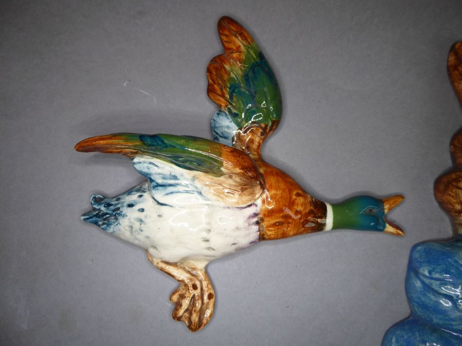 A set of three hand-decorated pottery wall-hanging flying ducks (the largest 35cm) - Image 2 of 5