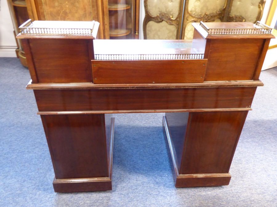 A good Edwardian period mahogany and satinwood pedestal writing desk; the superstructure with gilt- - Image 6 of 6
