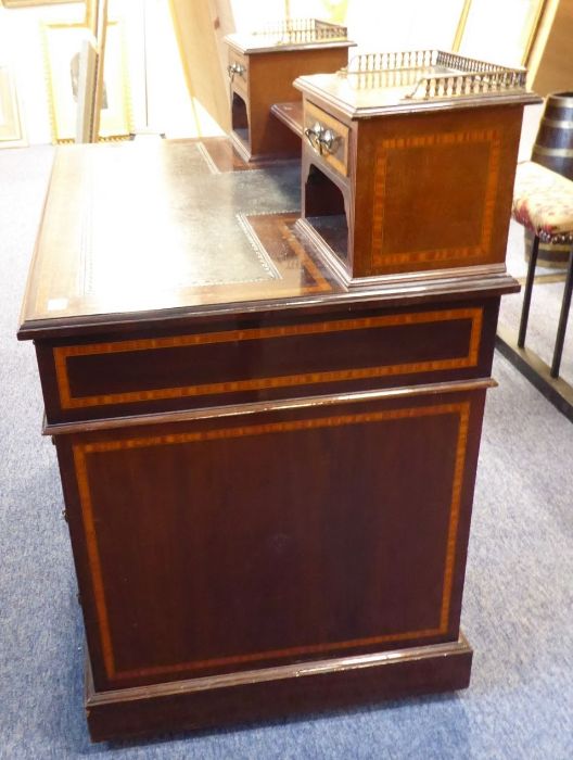A good Edwardian period mahogany and satinwood pedestal writing desk; the superstructure with gilt- - Image 4 of 6