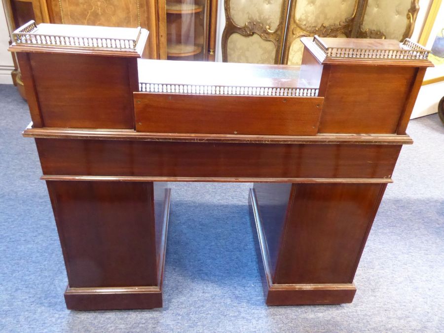 A good Edwardian period mahogany and satinwood pedestal writing desk; the superstructure with gilt- - Image 5 of 6