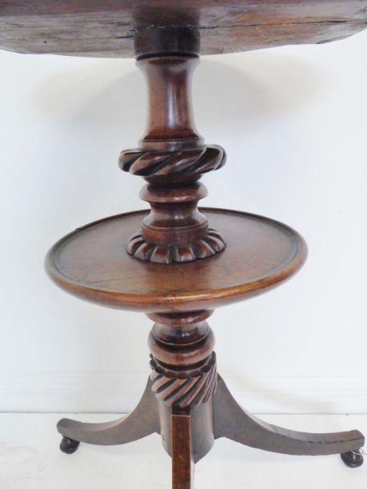 A late 18th / early 19th century circular oak-topped drinking-table; the slightly dished top above a - Image 3 of 6