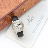 BREGUET CLASSIQUE. REF. 7137BB/11/9V26., VENDUE EN 2010 Montre bracelet en or gris 18K sur cuir avec